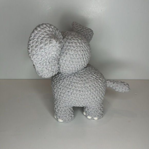 Sparkly crochet elephant plush - Picture 5 of 9